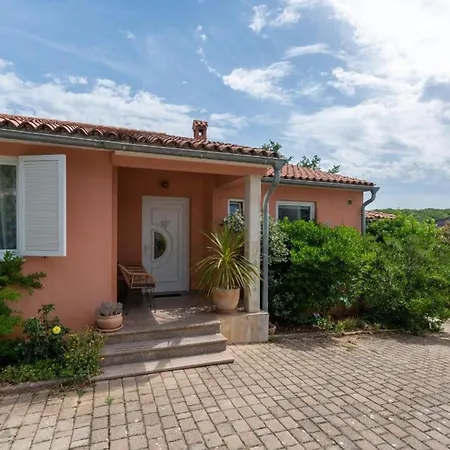 Vintiana Villa *